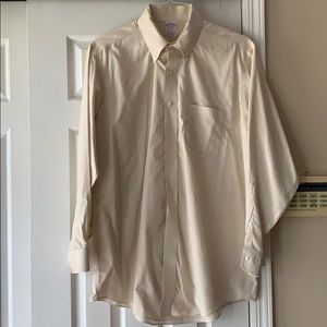 BROOKS BROTHERS BUTTON DOWN SHIRT